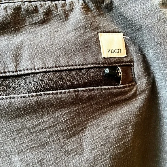 Vuori Charcoal Ripstop Pants Size Large - Picture 7 of 8